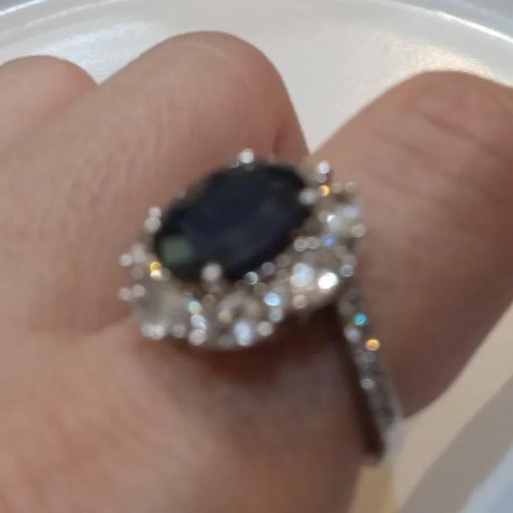 London blue topaz flower ring - Picture 4 of 8